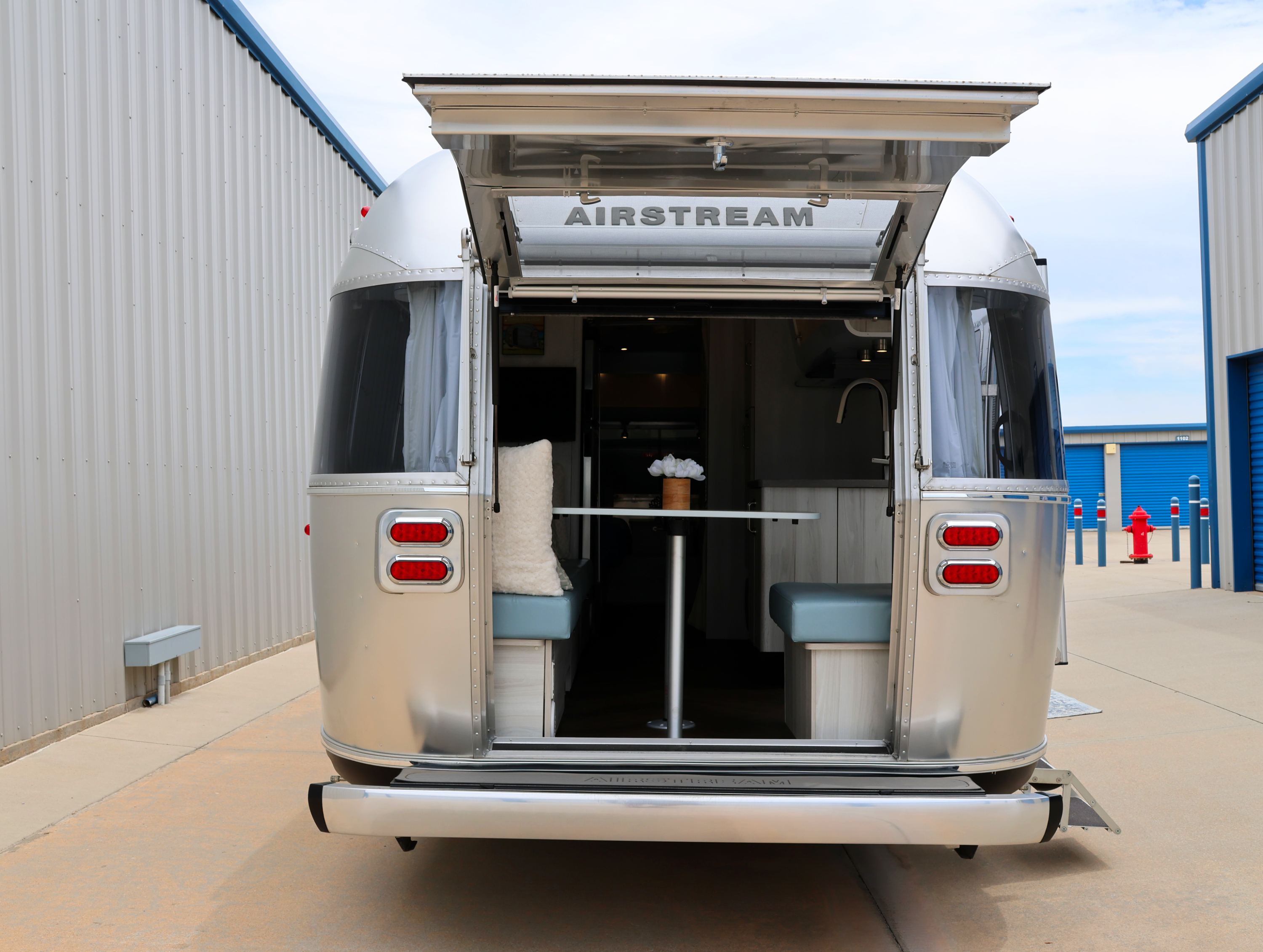 2023 Airstream INTERNATIONAL 27FB TWIN in norman OK