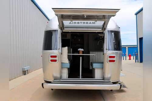 2023 Airstream INTERNATIONAL 27FB TWIN in norman OK