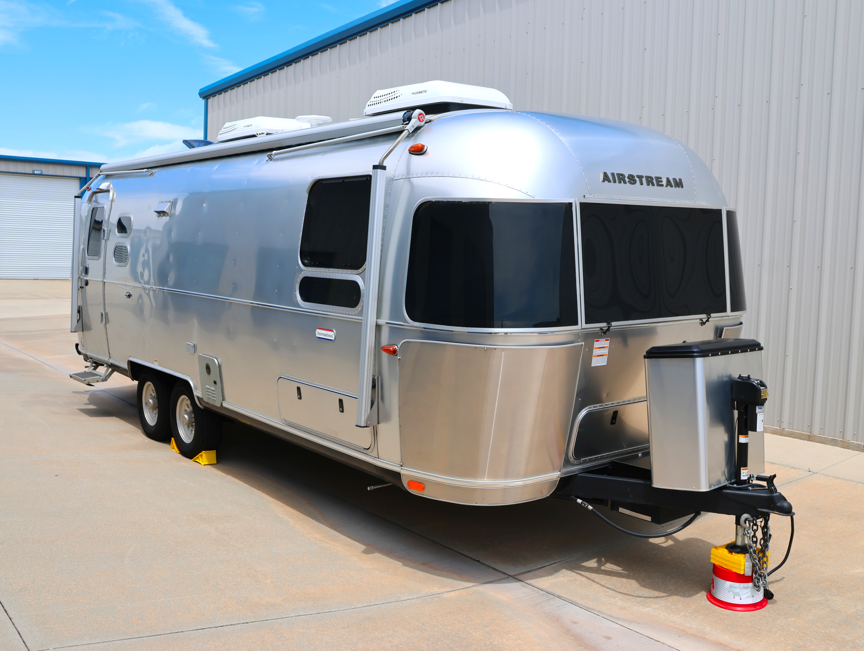 2023 Airstream INTERNATIONAL 27FB TWIN RV
