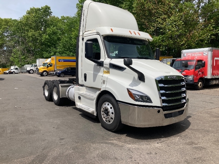 2020 FREIGHTLINER CASCADIA 116 in Franklin, MA