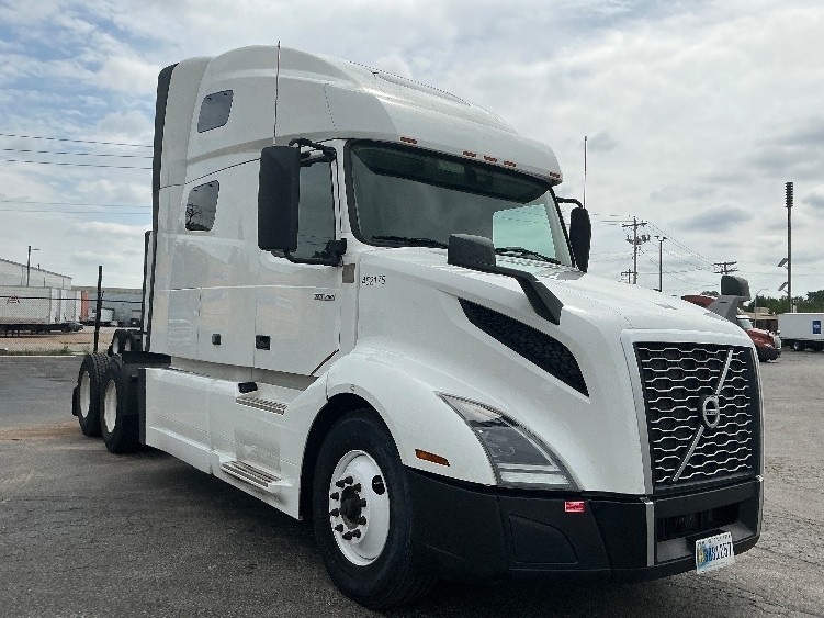 2022 VOLVO VNL64760 in Poplar Bluff, MO