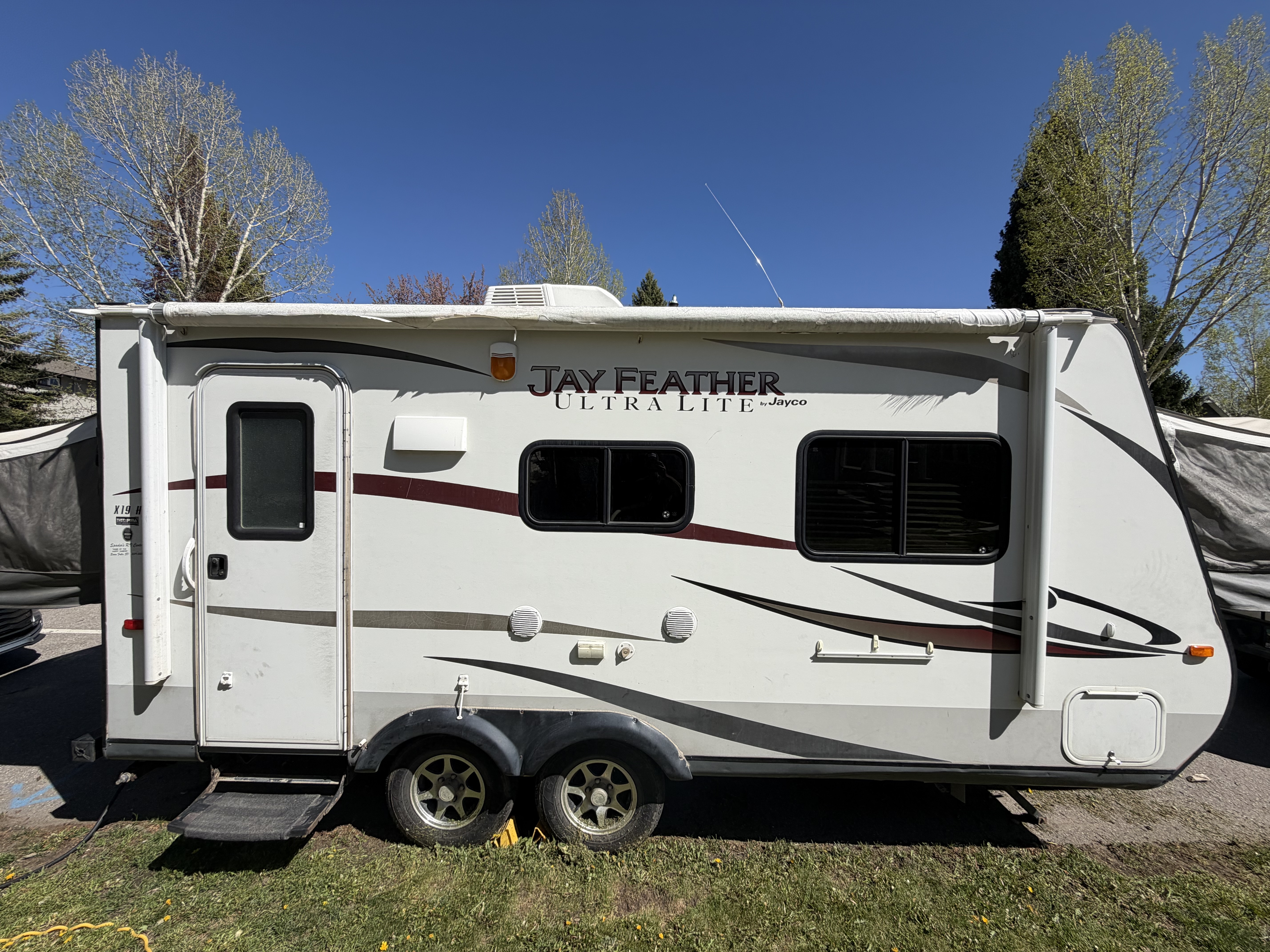 2013 Jayco JAY FEATHER ULTRA LITE 19XUD HYBRID in steamboat springs CO