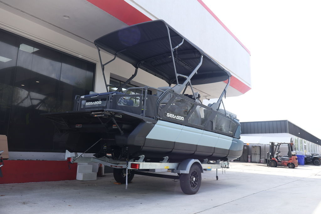 2026 Sea-Doo Switch Cruise Limited 21 - 300 hp - Double Bimini Galv in west palm beach FL