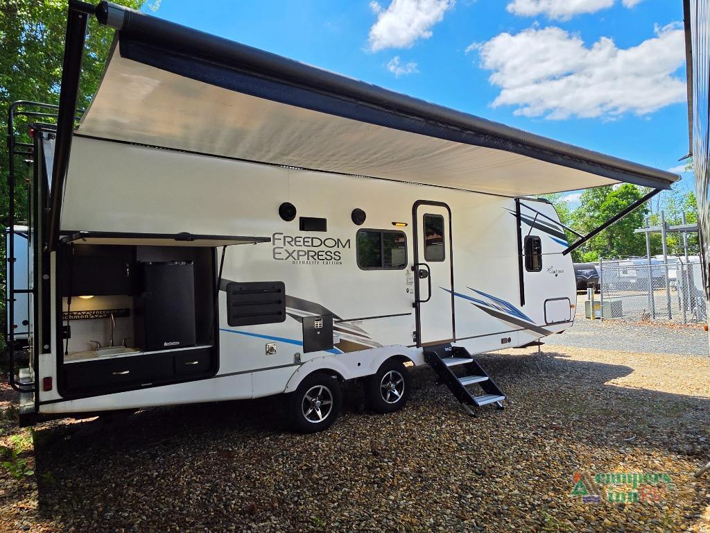 2022 Coachmen Rv Freedom Express 252RBS in raynham MA