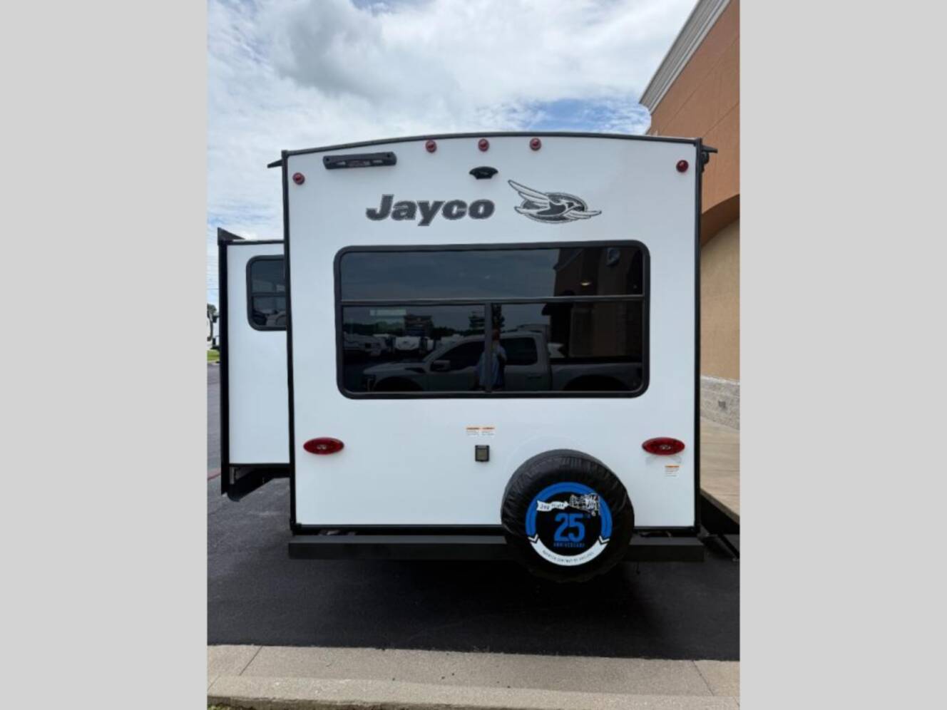 A photo of this 2027 Jayco Jay Flight SLX 262RLS