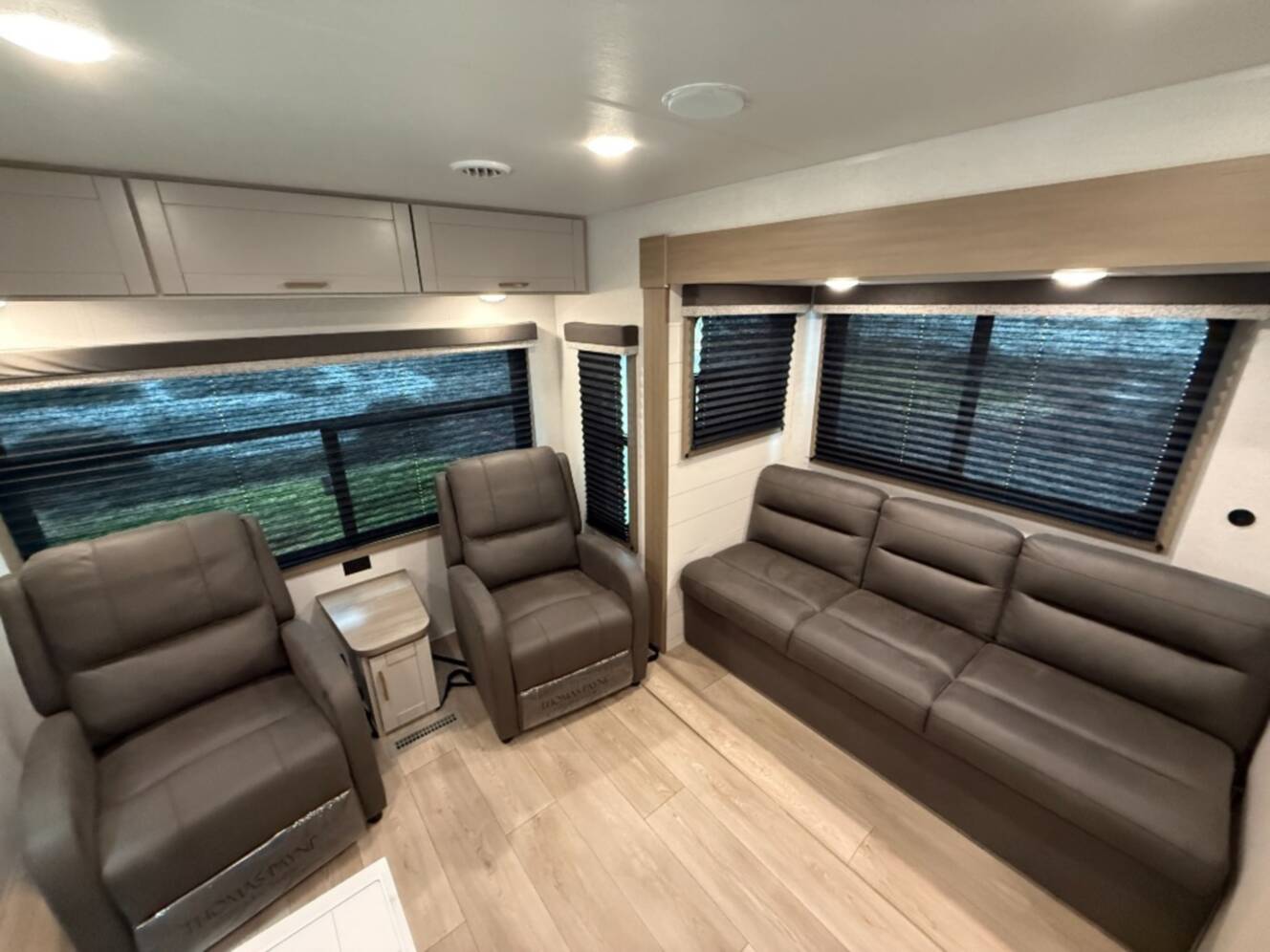 A photo of this 2027 Jayco Jay Flight SLX 262RLS