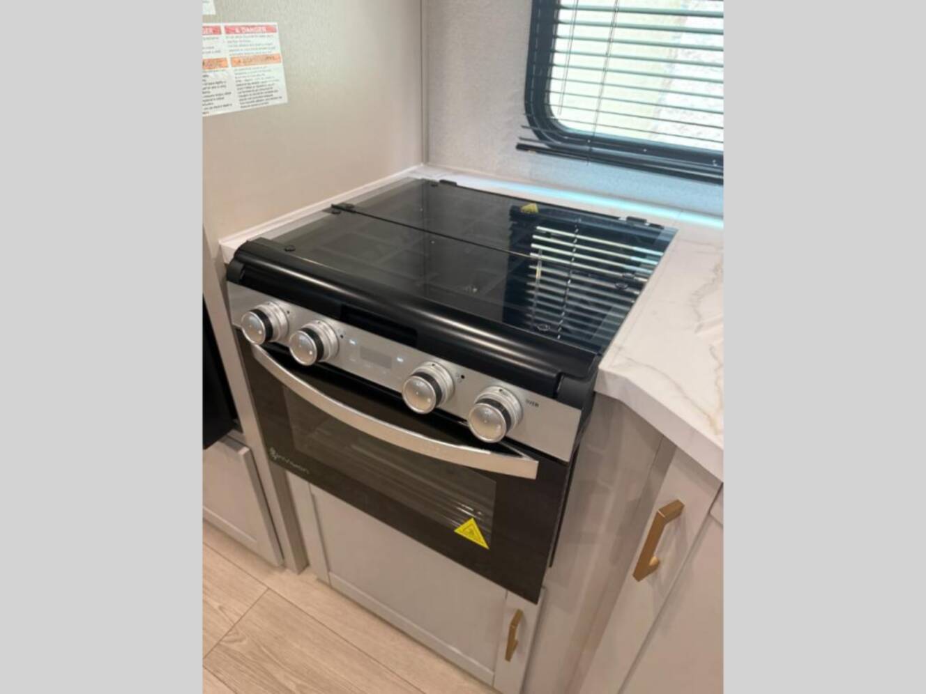 A photo of this 2027 Jayco Jay Flight SLX 262RLS