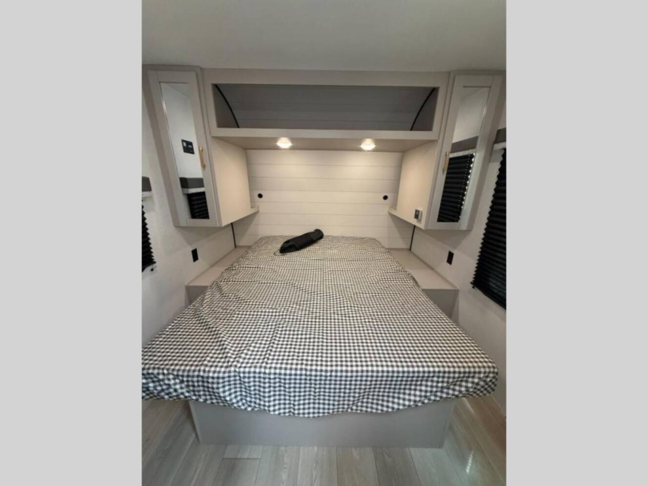A photo of this 2027 Jayco Jay Flight SLX 262RLS