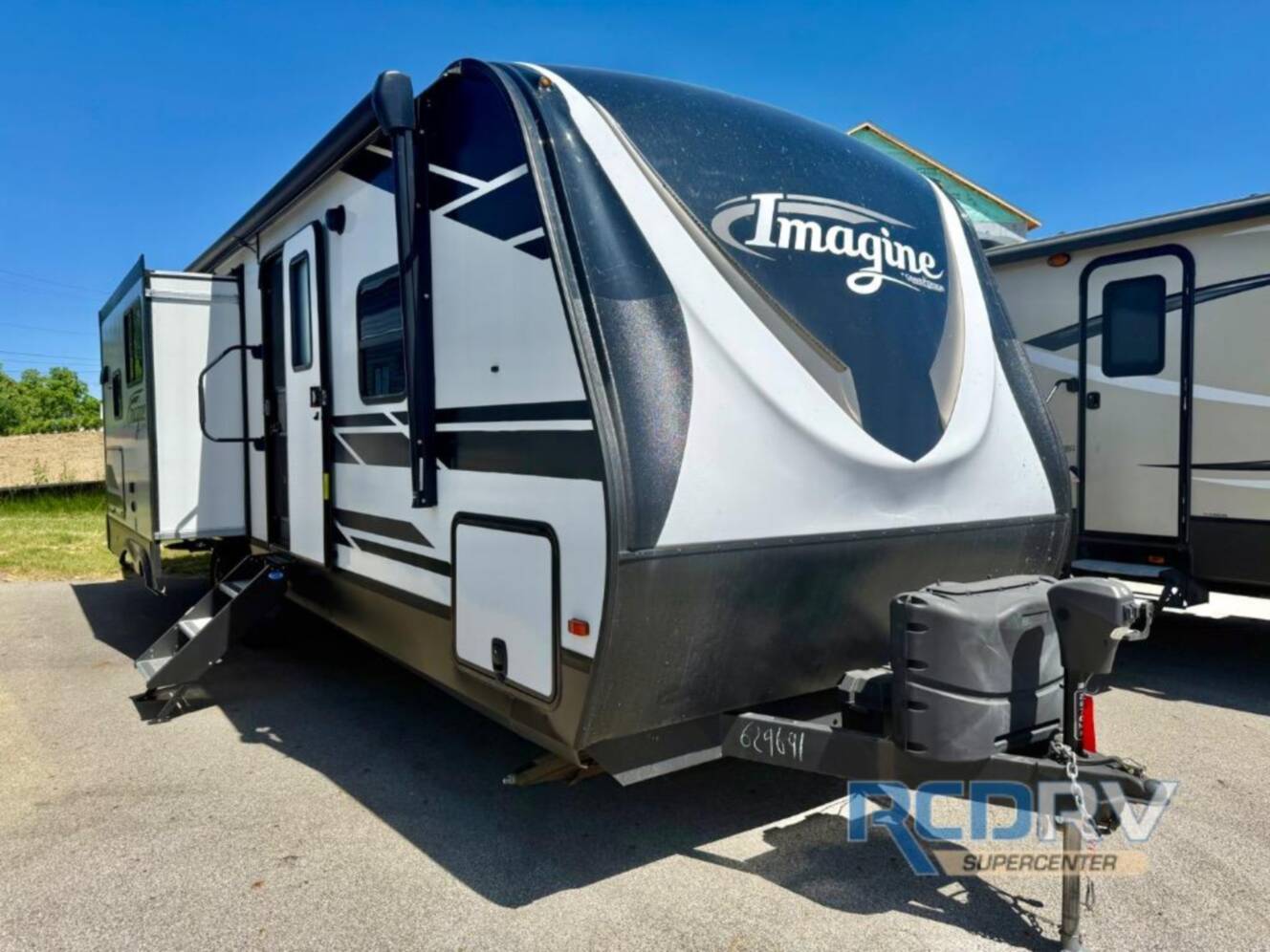 A photo of this 2021 Grand Design Imagine 2670MK