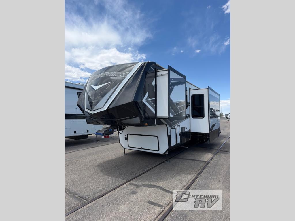 2021 Grand Design Momentum 399TH in grand junction CO
