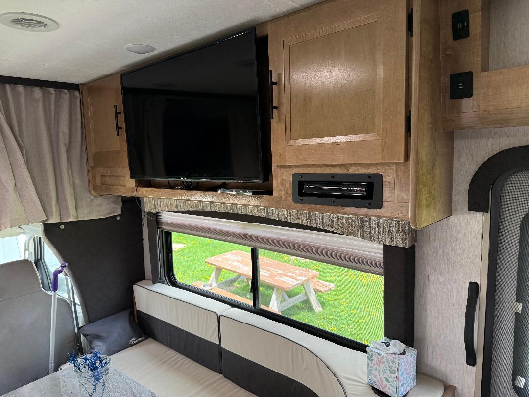2021 Coachmen LEPRECHAUN PREMIER 298KB in tinley park IL