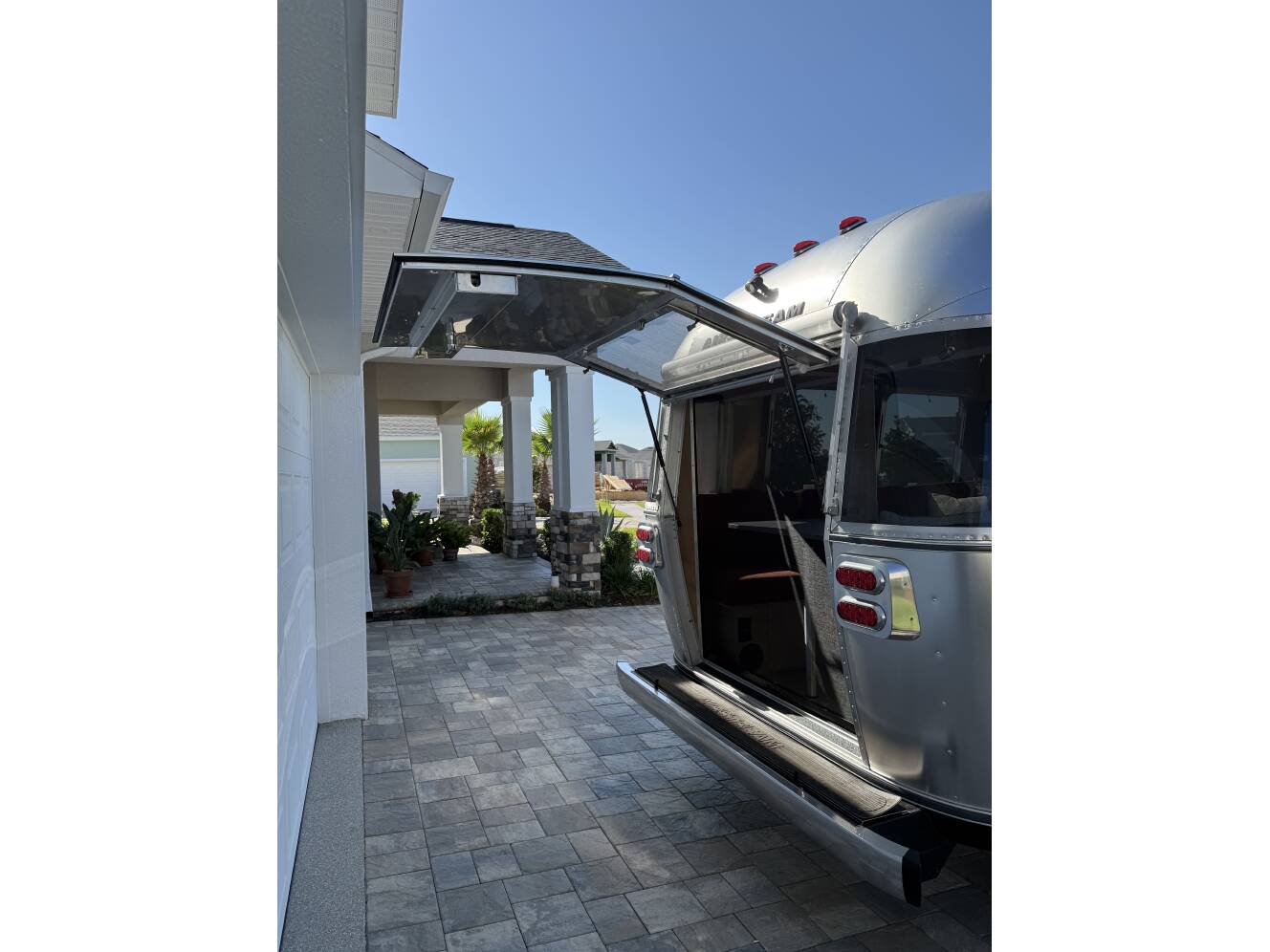 A photo of this 2024 Airstream TRADE WIND 25FBQH