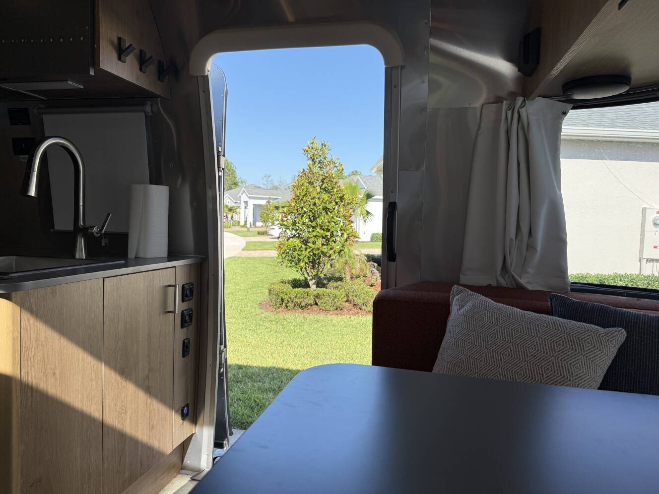 A photo of this 2024 Airstream TRADE WIND 25FBQH