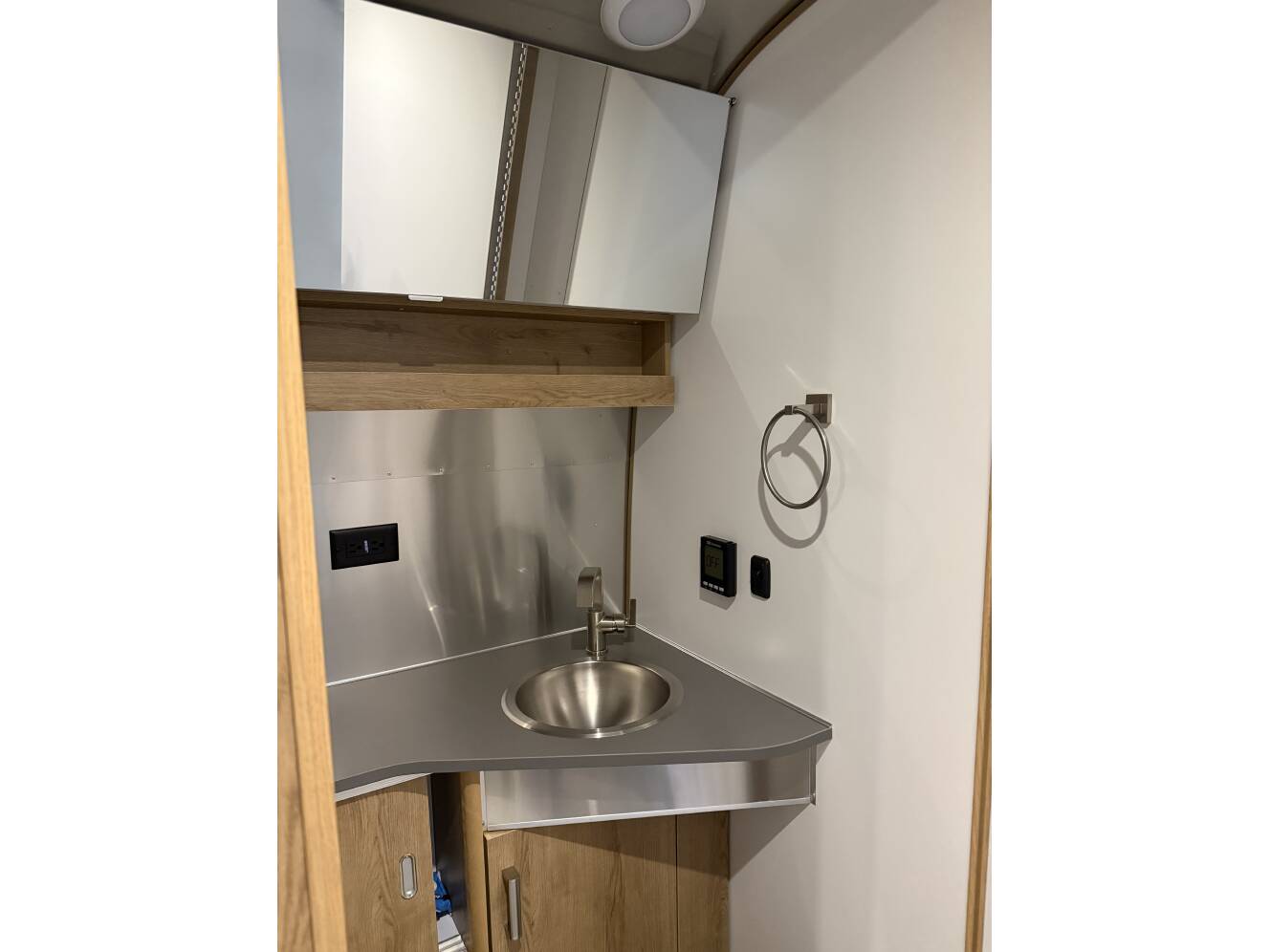 A photo of this 2024 Airstream TRADE WIND 25FBQH