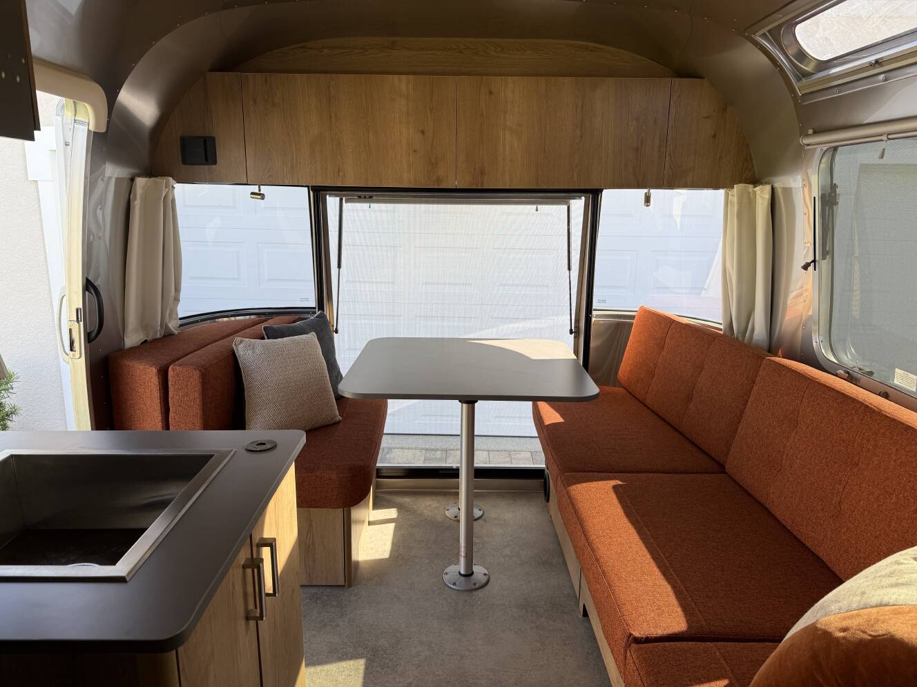 A photo of this 2024 Airstream TRADE WIND 25FBQH