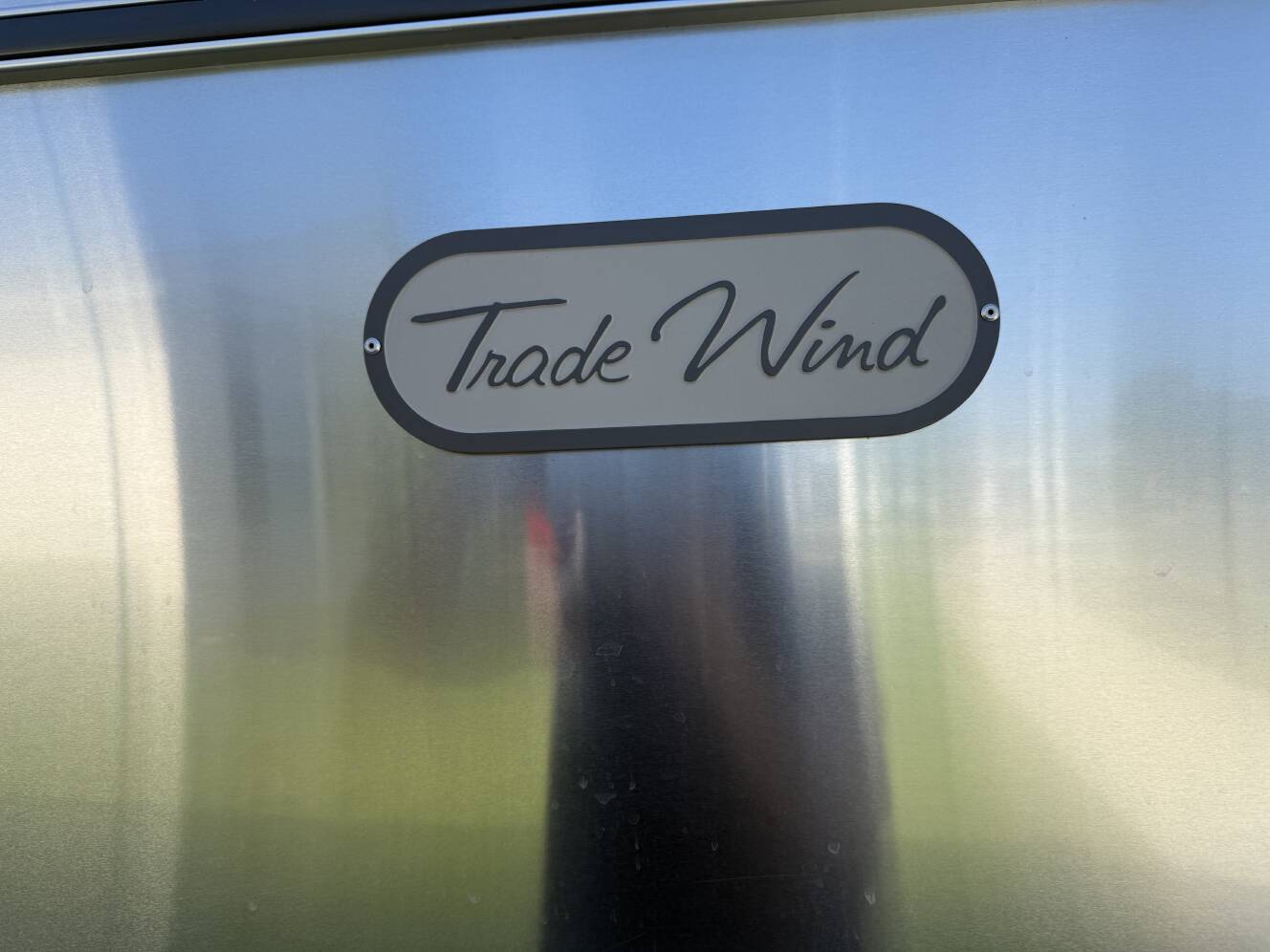 A photo of this 2024 Airstream TRADE WIND 25FBQH