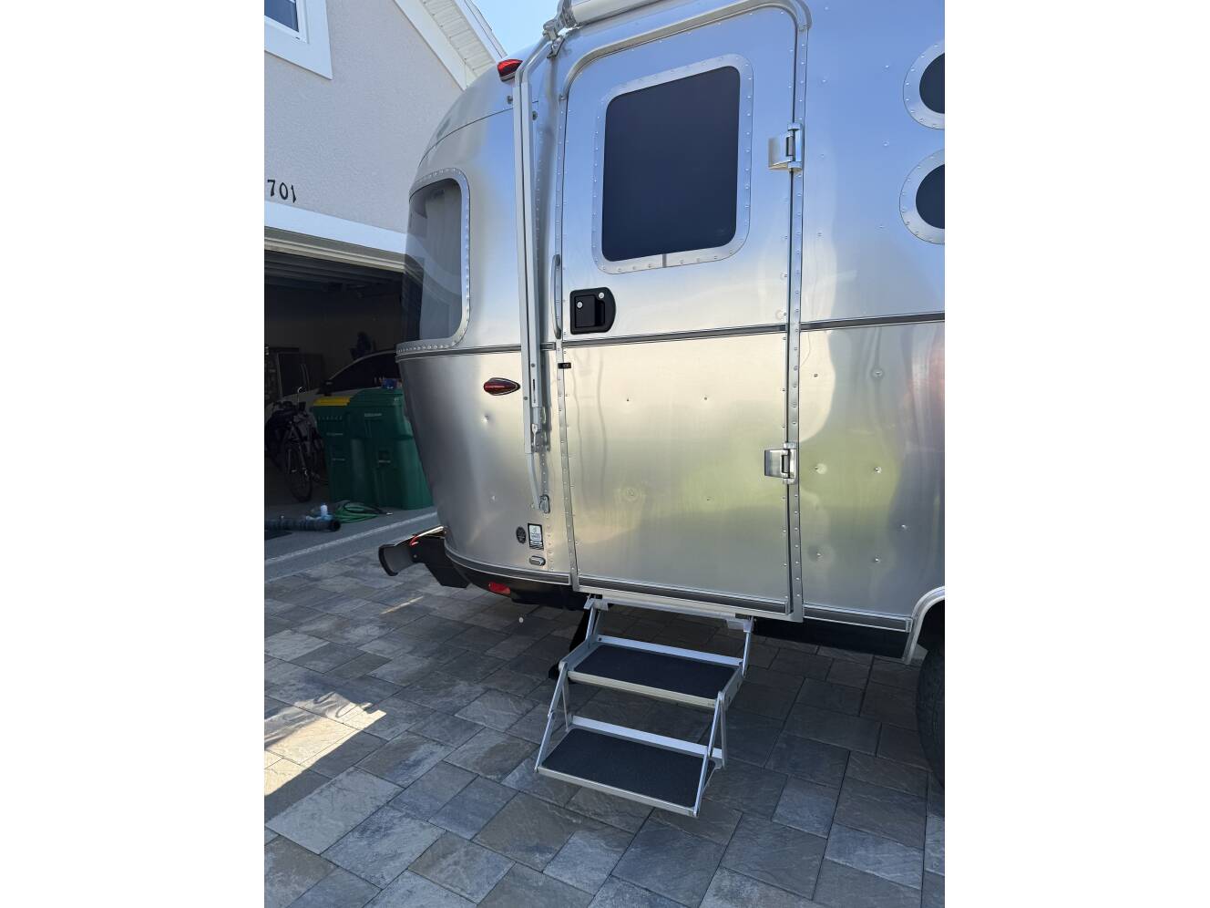 A photo of this 2024 Airstream TRADE WIND 25FBQH