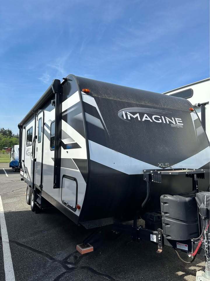 2022 Grand Design IMAGINE XLS 22RBE RV