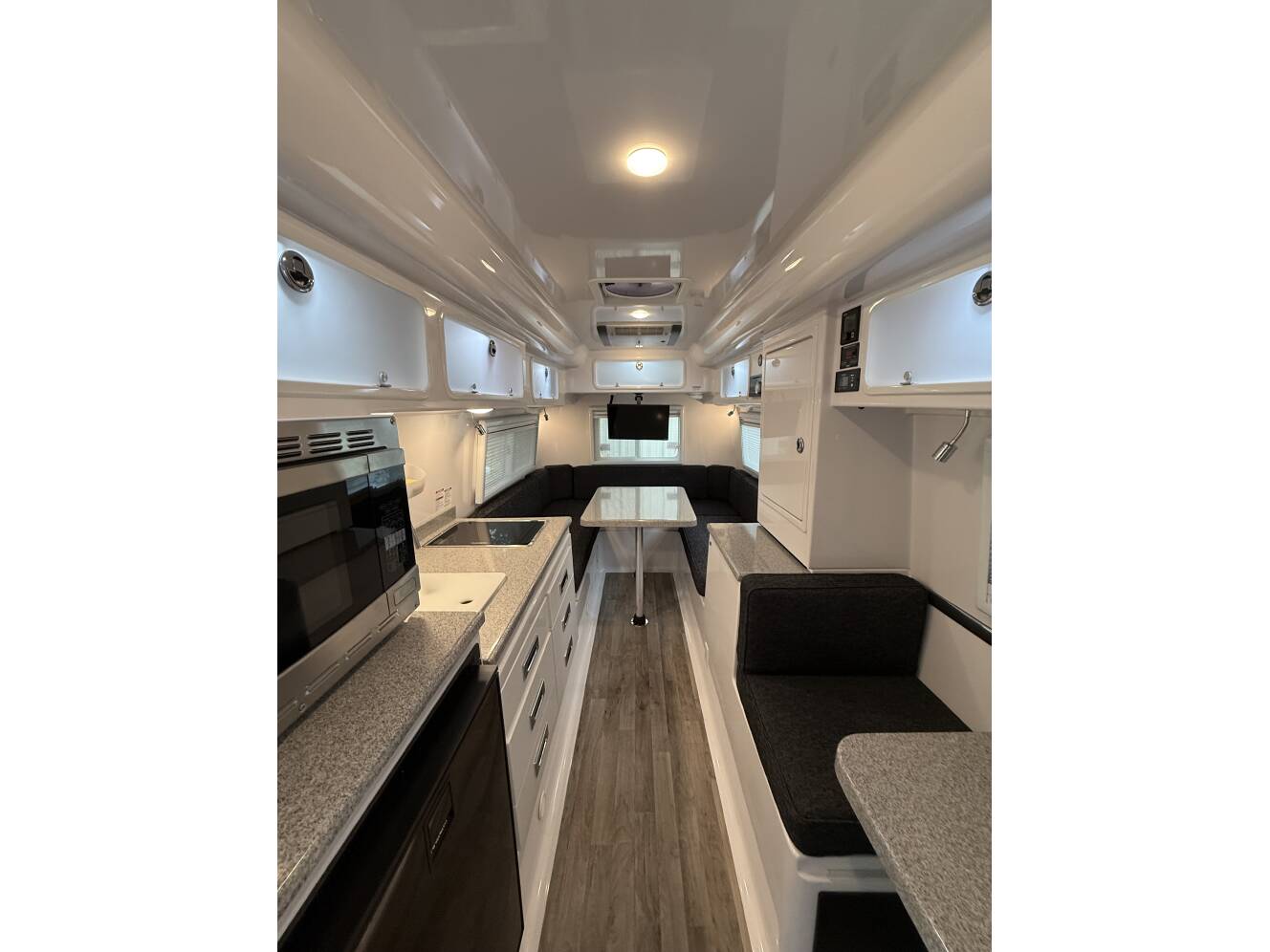 A photo of this 2023 Oliver LEGACY ELITE II STANDARD