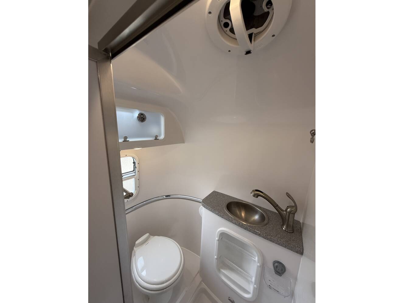 A photo of this 2023 Oliver LEGACY ELITE II STANDARD