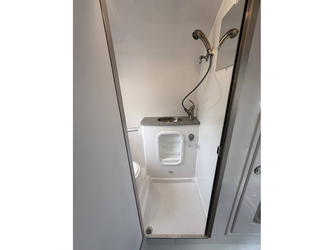 A photo of this 2023 Oliver LEGACY ELITE II STANDARD