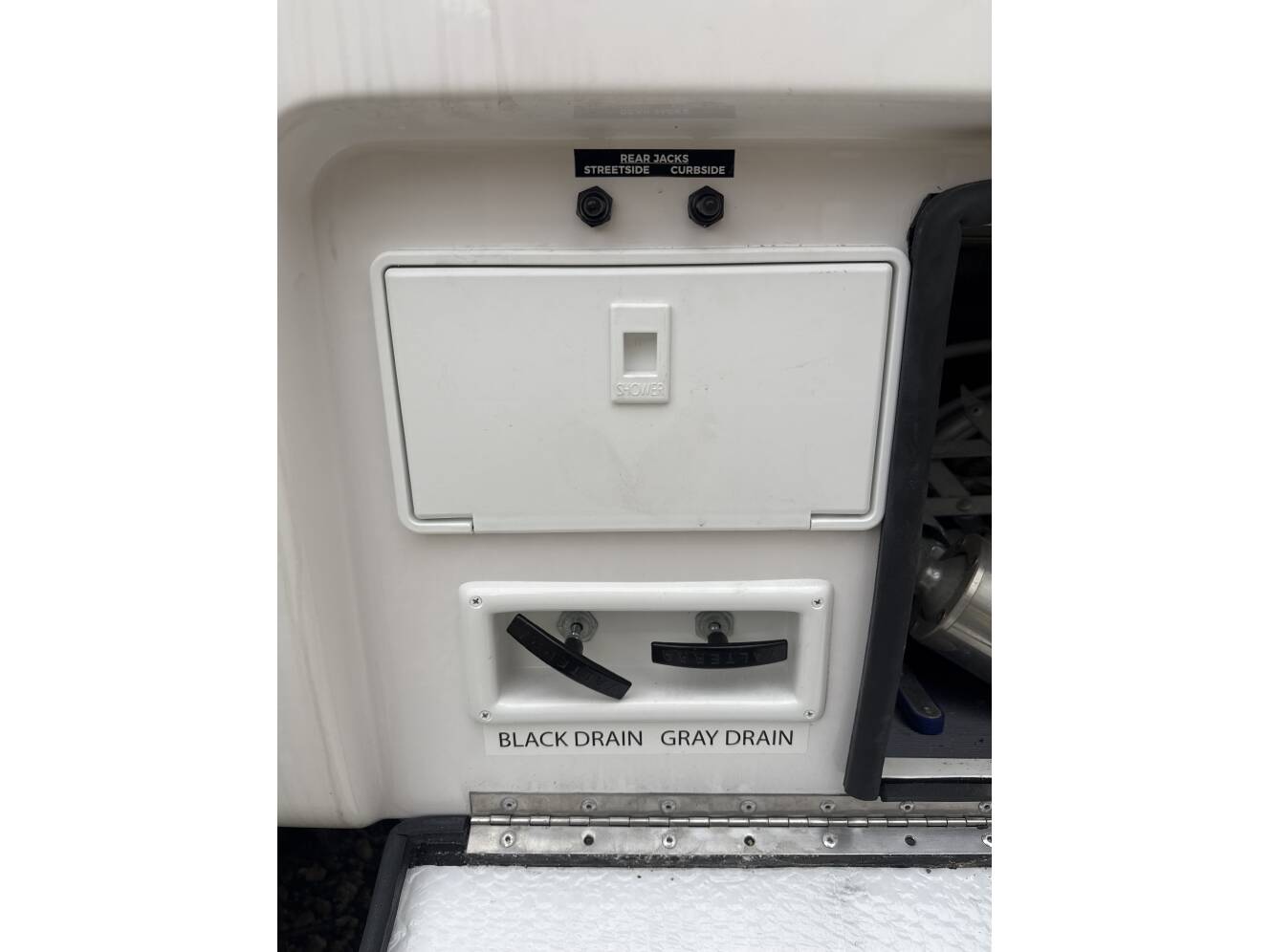 A photo of this 2023 Oliver LEGACY ELITE II STANDARD