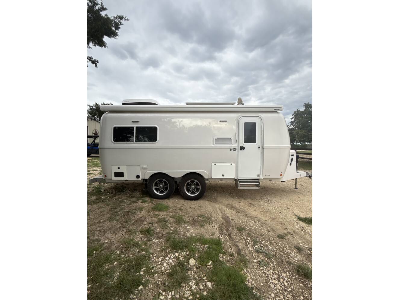 A photo of this 2023 Oliver LEGACY ELITE II STANDARD