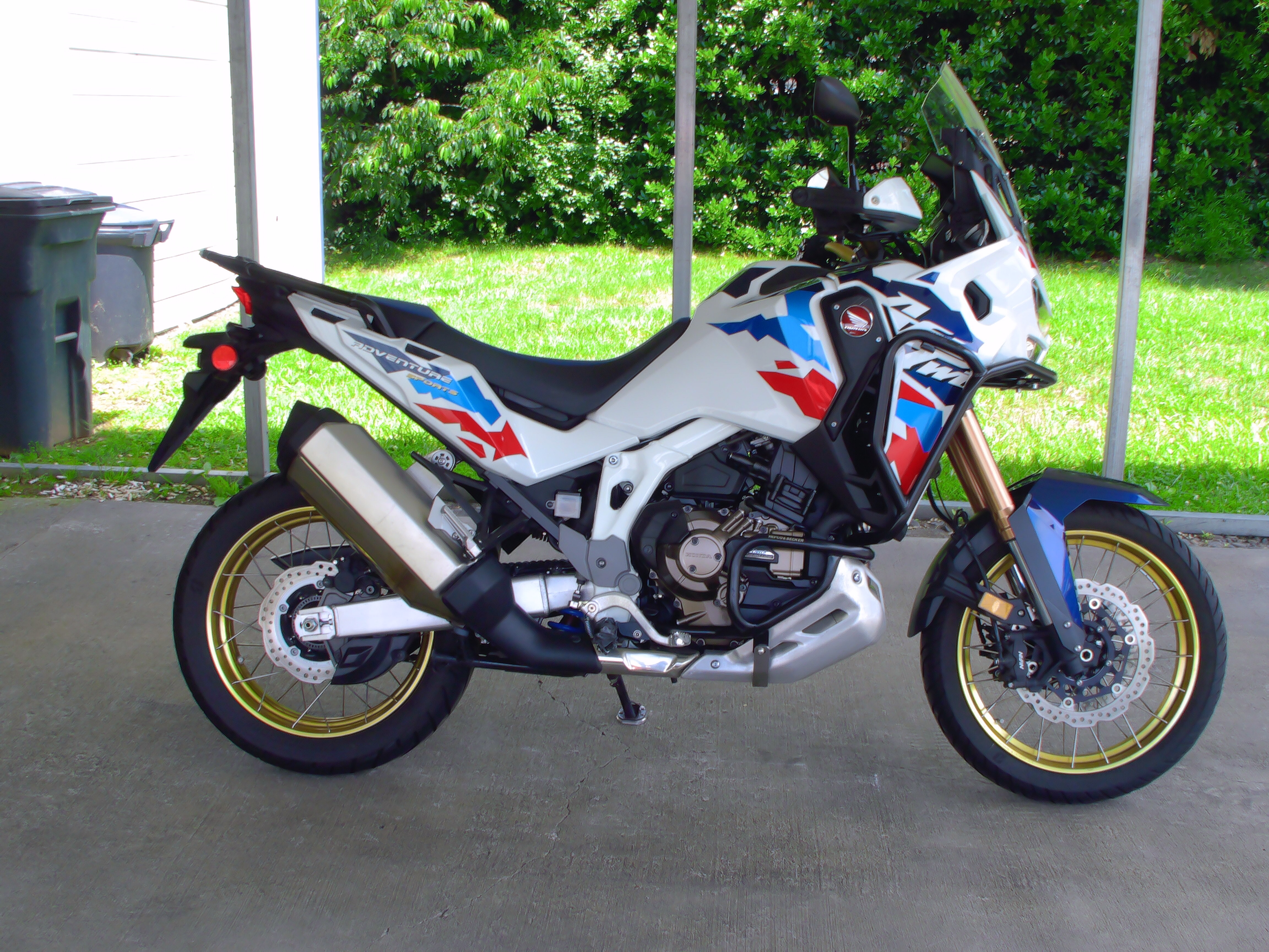 Used White Can-Am,honda,indian,kawasaki,yamaha Motorcycles For