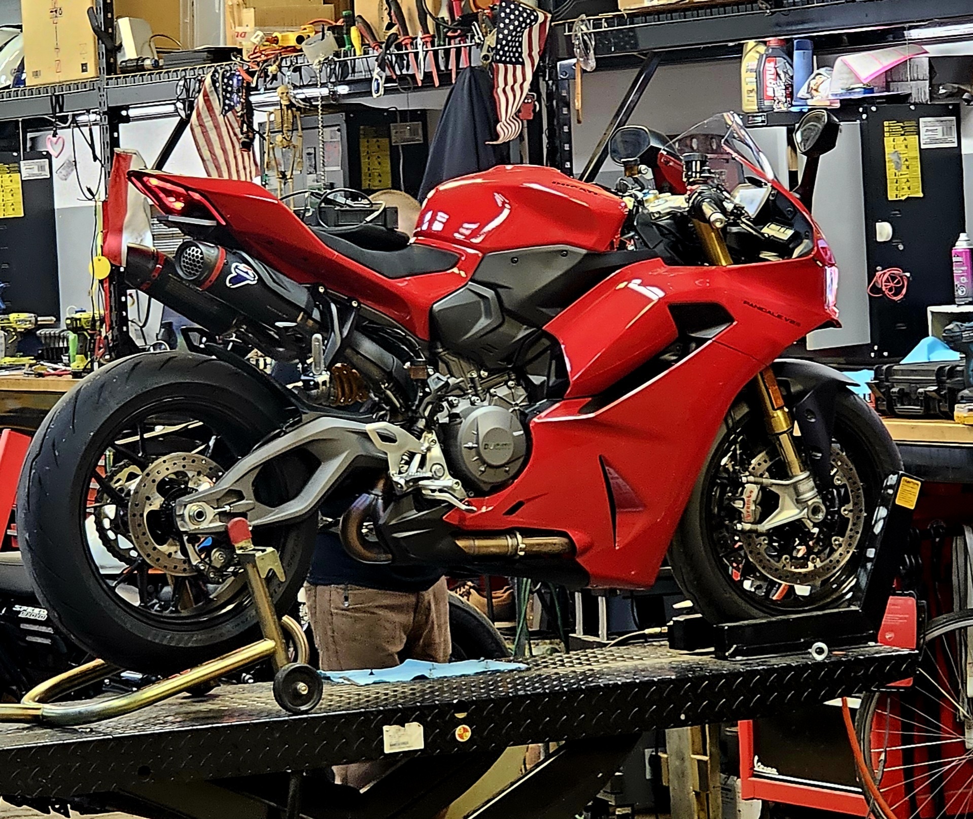 2025 Ducati PANIGALE V2 S Sportbike motorcycle