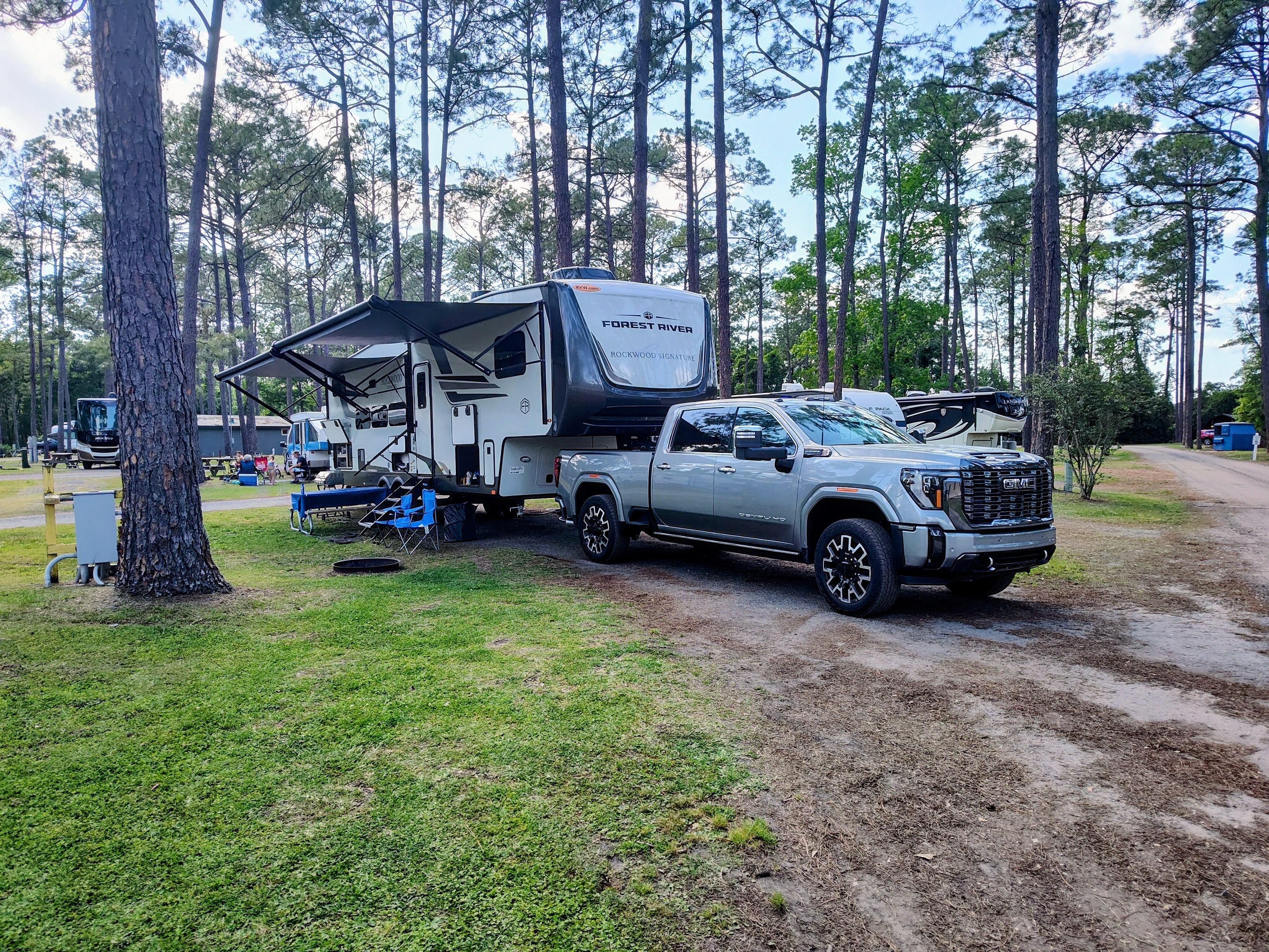 2025 Forest River ROCKWOOD SIGNATURE FW R374DBH in matthews NC