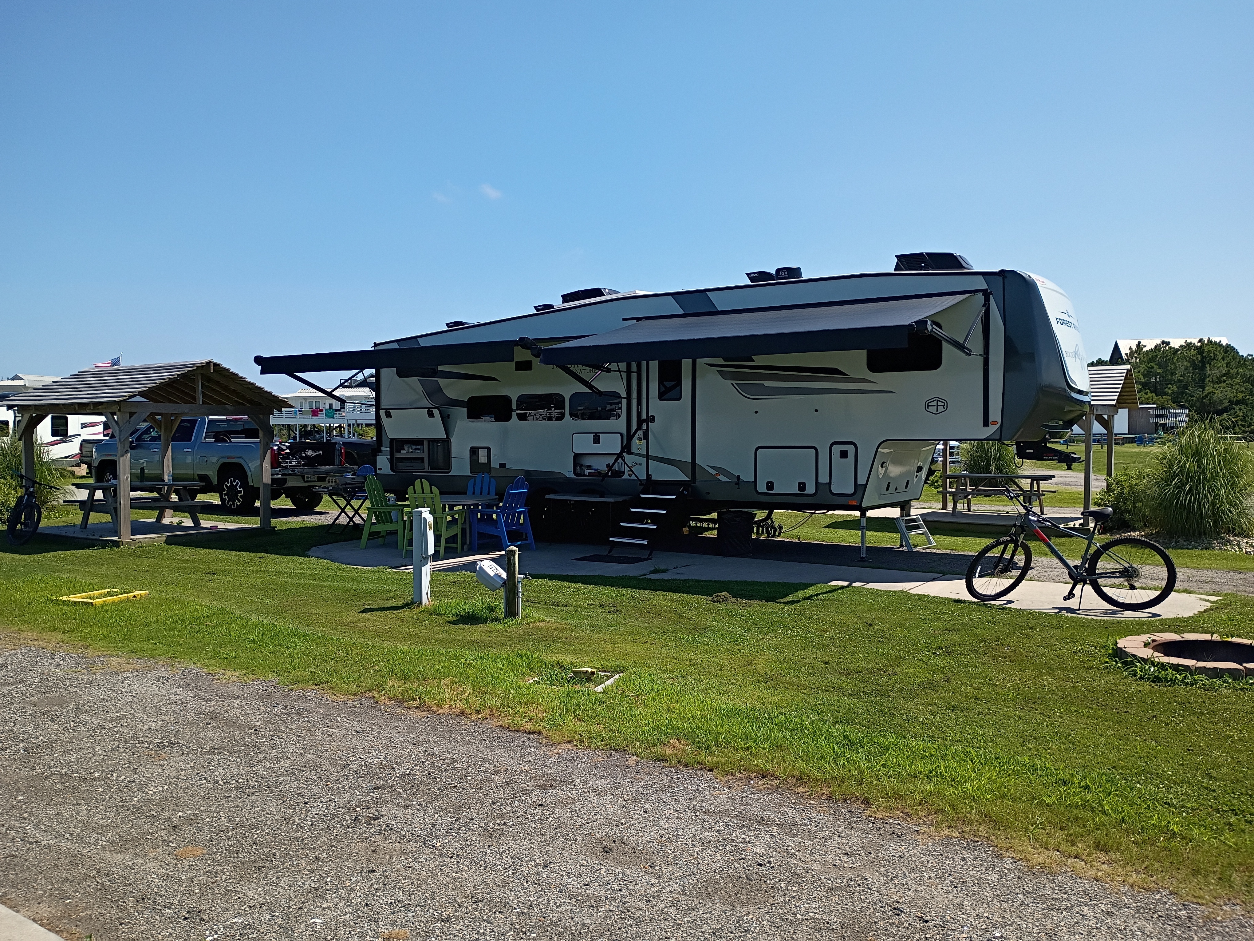 2025 Forest River ROCKWOOD SIGNATURE FW R374DBH RV