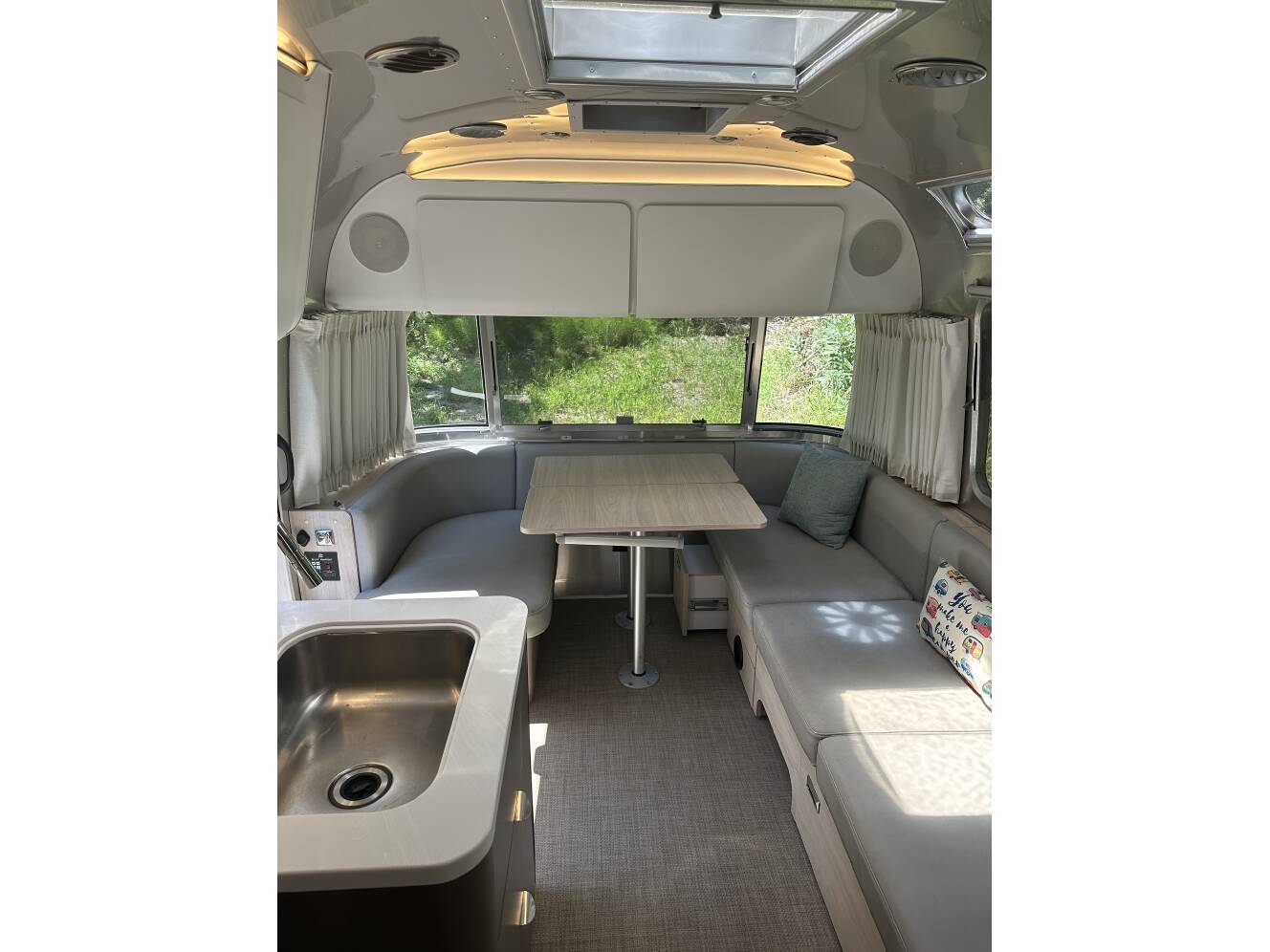 A photo of this 2023 Airstream GLOBETROTTER 27FB