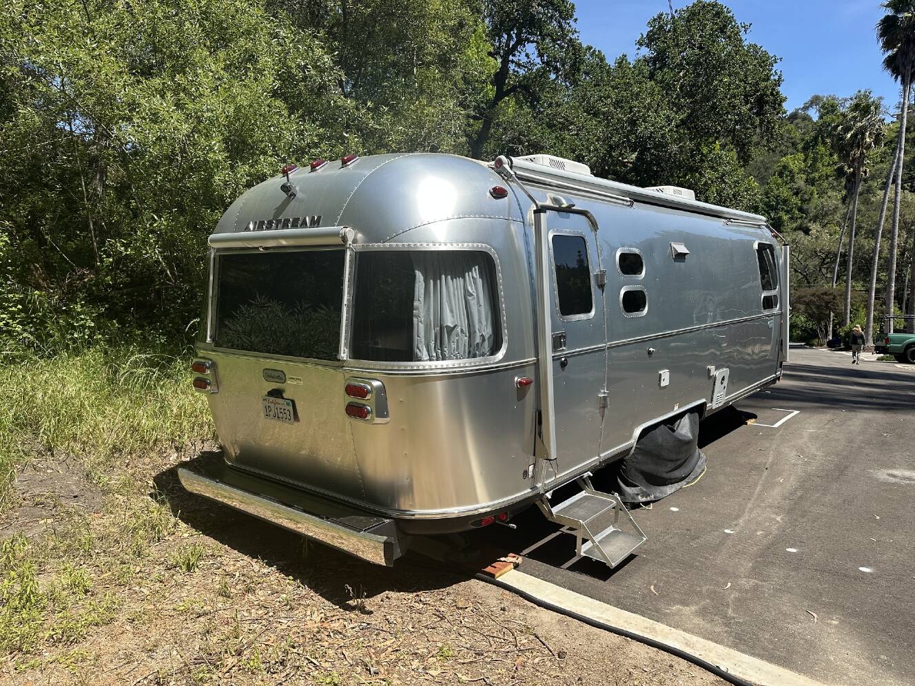 A photo of this 2023 Airstream GLOBETROTTER 27FB