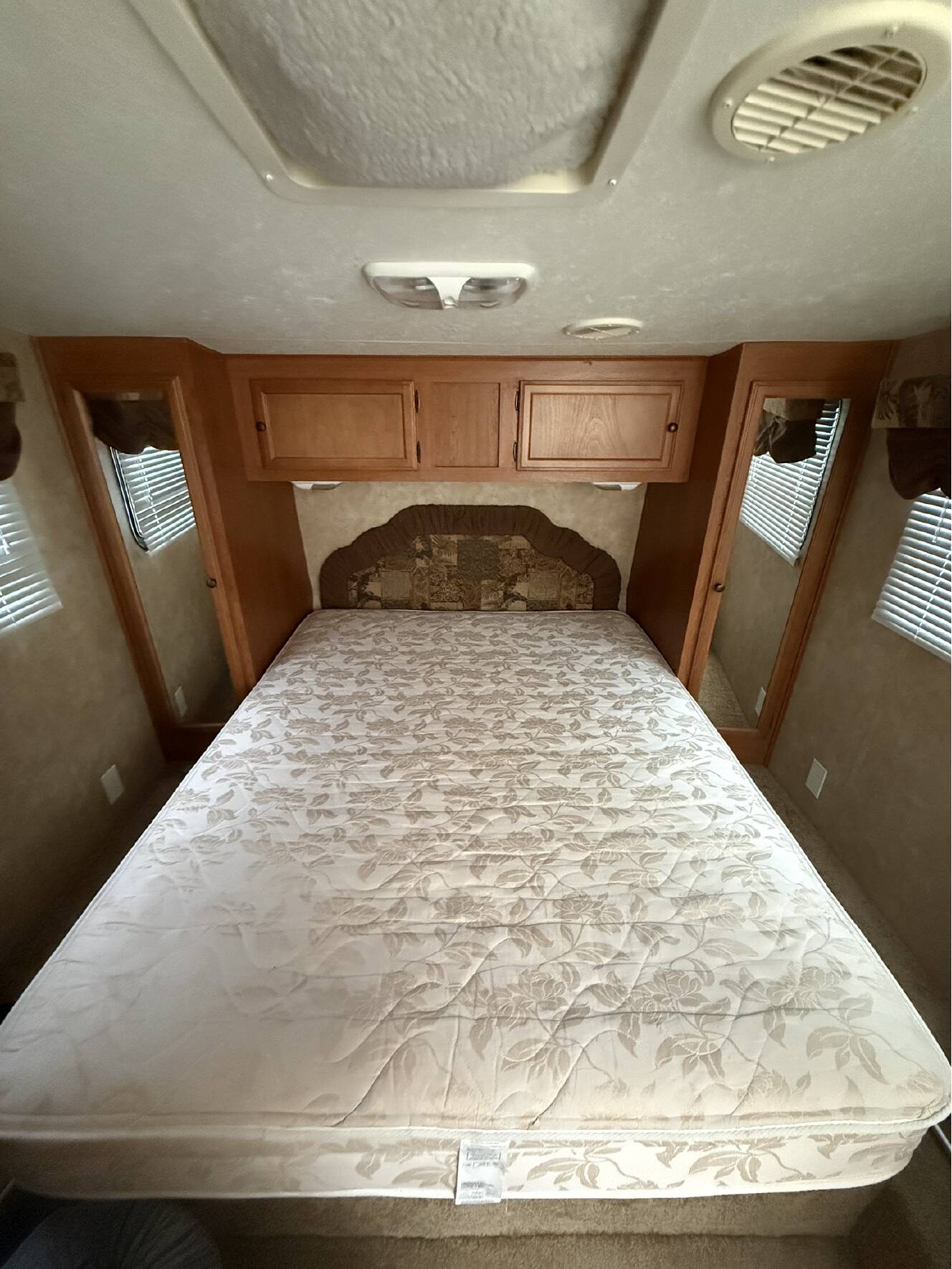 A photo of this 2010 K-Z SPORTSMEN FIFTH WHEEL 231RK