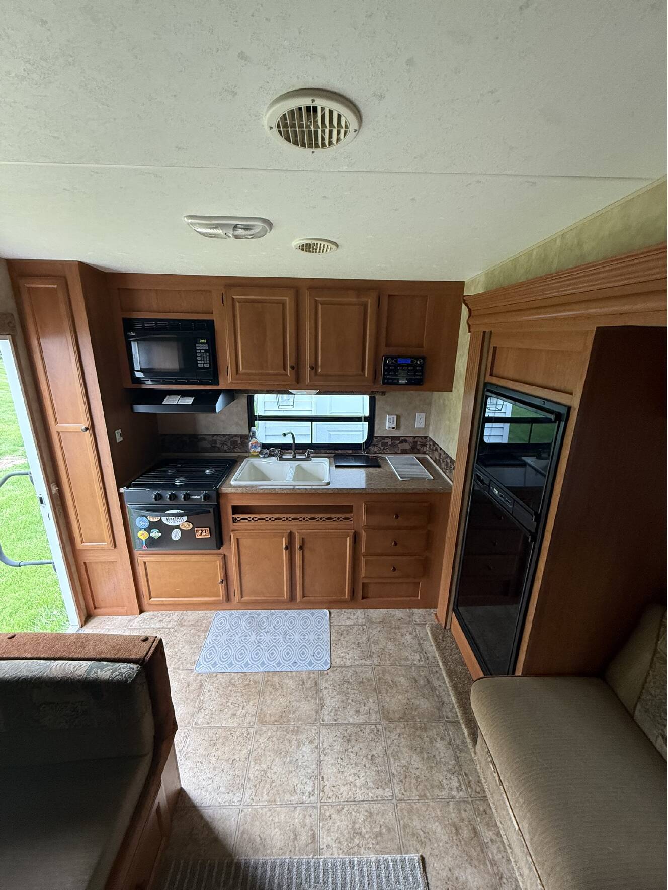 A photo of this 2010 K-Z SPORTSMEN FIFTH WHEEL 231RK
