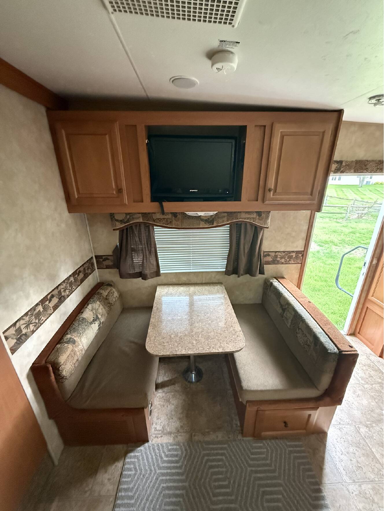 A photo of this 2010 K-Z SPORTSMEN FIFTH WHEEL 231RK