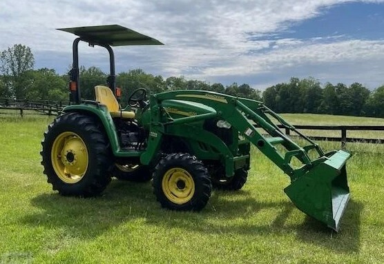 2004 JOHN DEERE 4120 in Richmond, VA