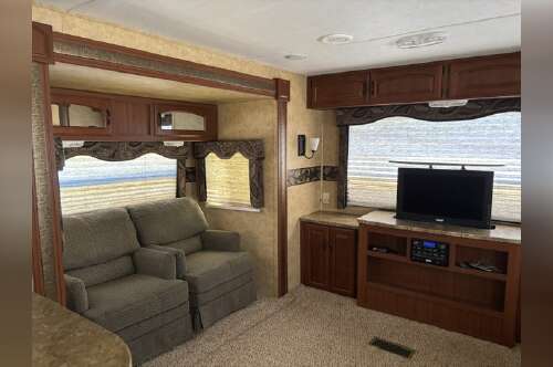 2011 Keystone OUTBACK SUPER-LITE 298RE in simi valley CA