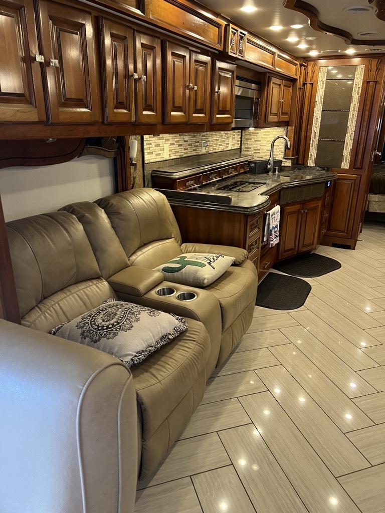 2014 Tiffin Motorhomes ALLEGRO BUS 40 QBP in greenville SC