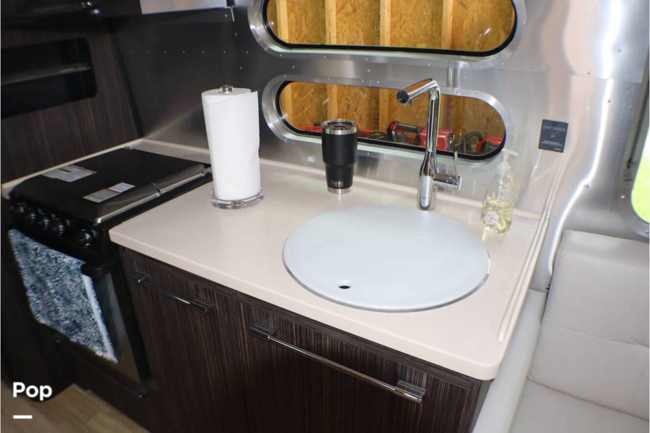 A photo of this 2017 Airstream International Signature 28RB