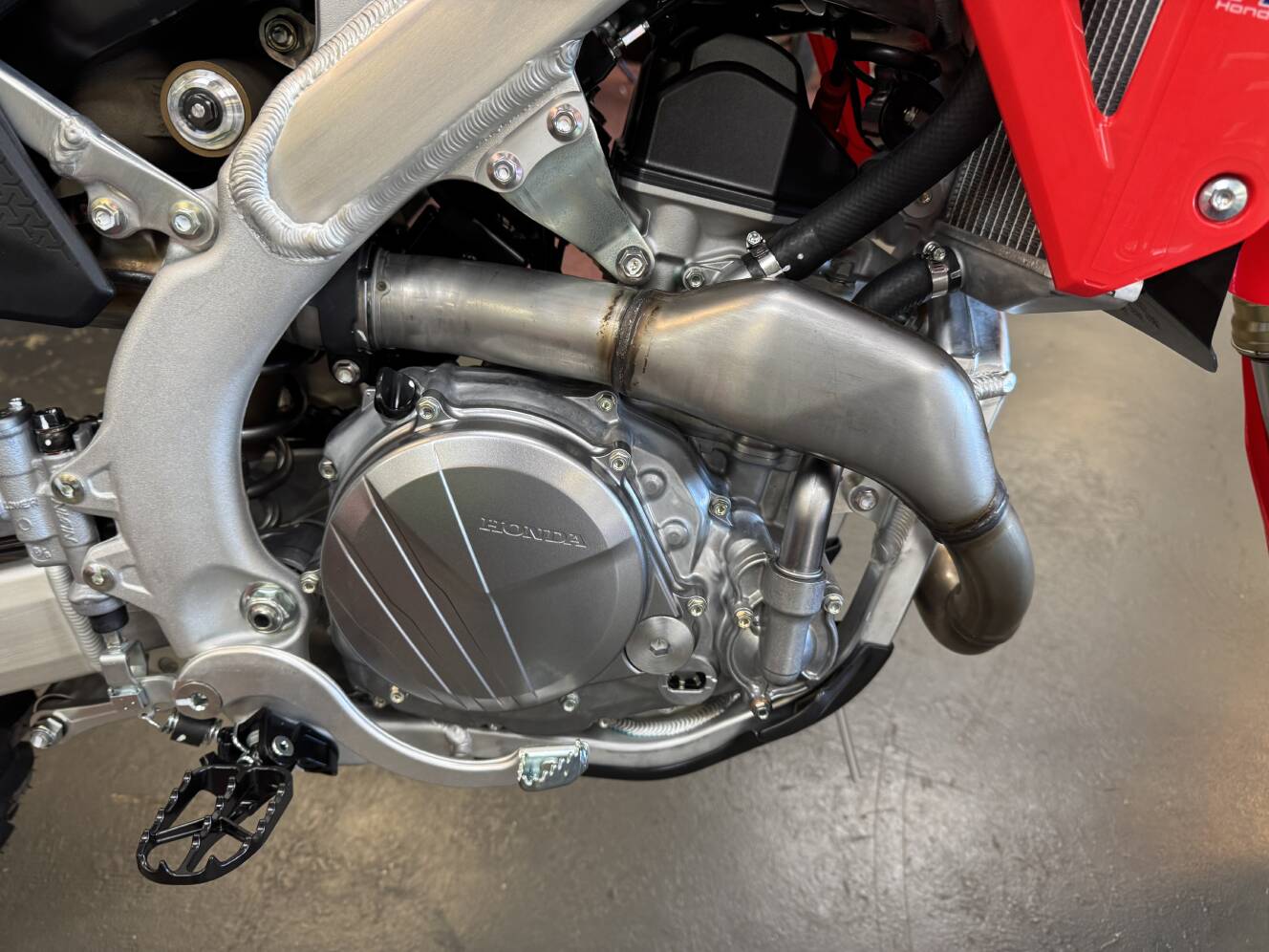 A photo of this 2026 Honda CRF450R
