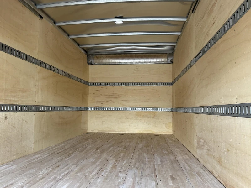 2024 ISUZU NPR HD