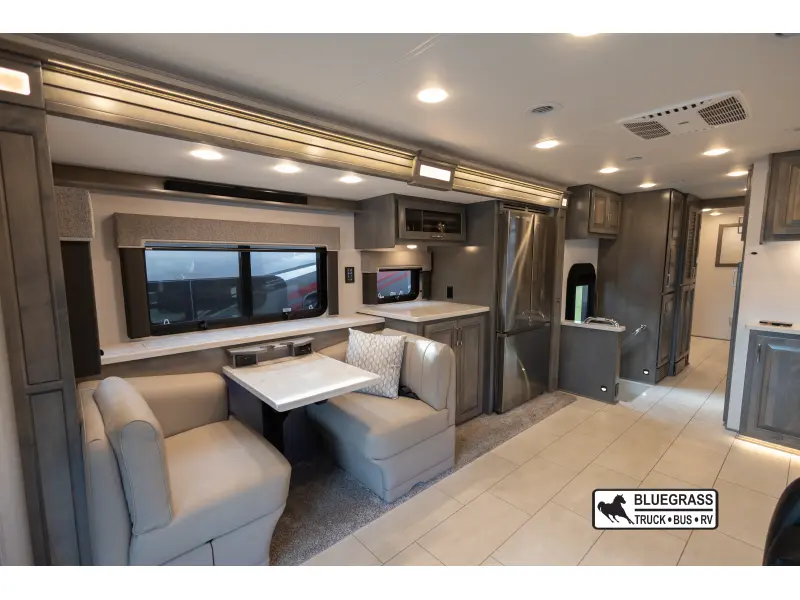 2024 RENEGADE EXPLORER 38EMB