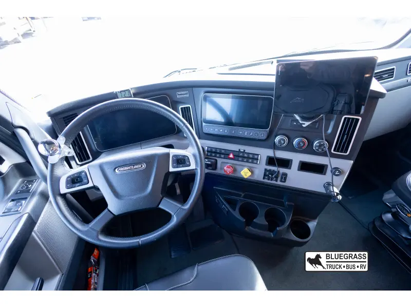 2024 RENEGADE EXPLORER 38EMB