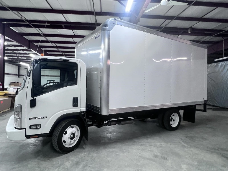 2025 ISUZU NPR HD