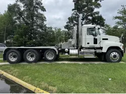 2025 MACK PINNACLE