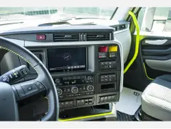 2025 VOLVO VNL64T860