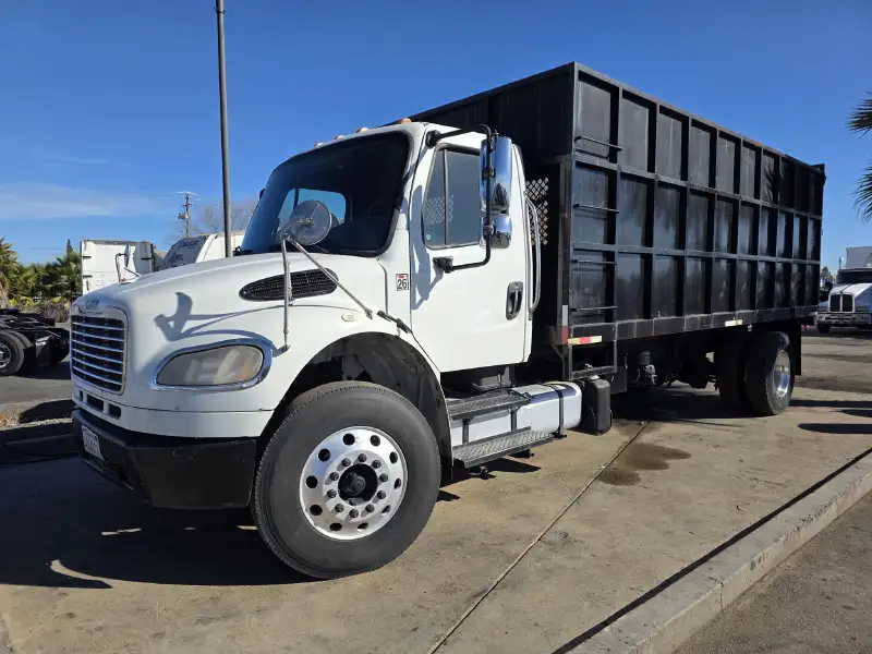 2014 FREIGHTLINER BUSINESS CLASS M2 106