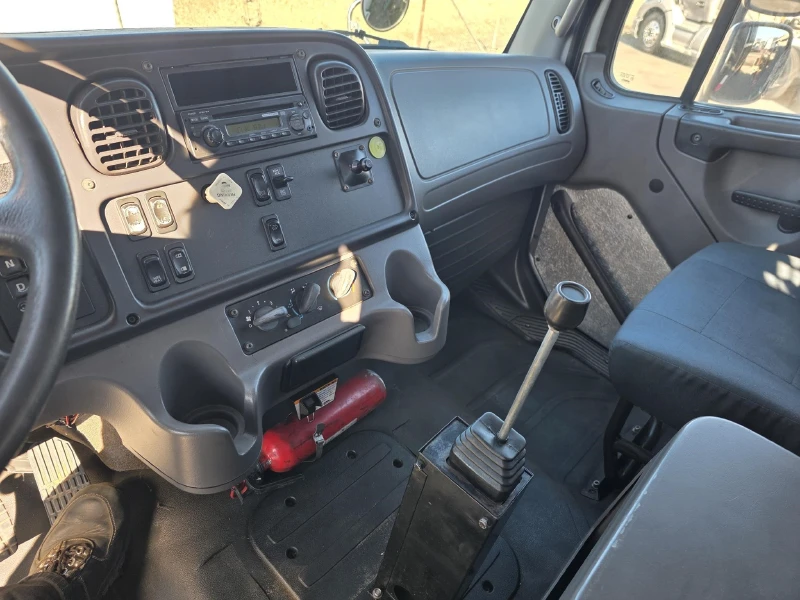 2014 FREIGHTLINER BUSINESS CLASS M2 106