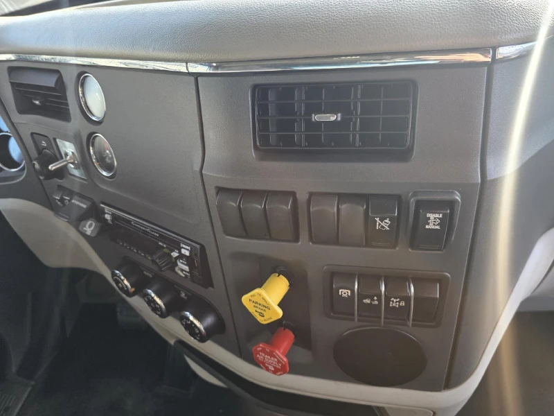2019 PETERBILT 579